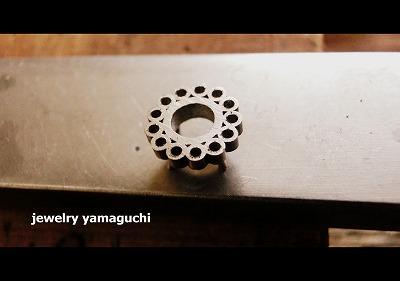 �򕌁@�W���G���[���t�H�[���@���܁@�w�ց@�l�b�N���X�@�_�C��