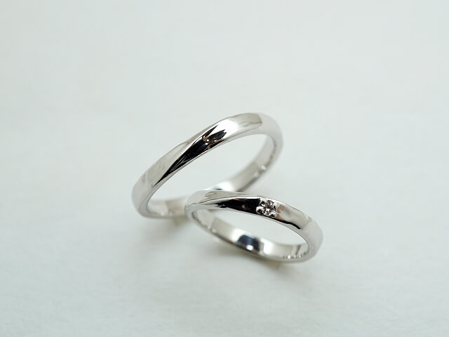 結婚指輪　Pt900　プラチナ　凹凸　ダイヤ